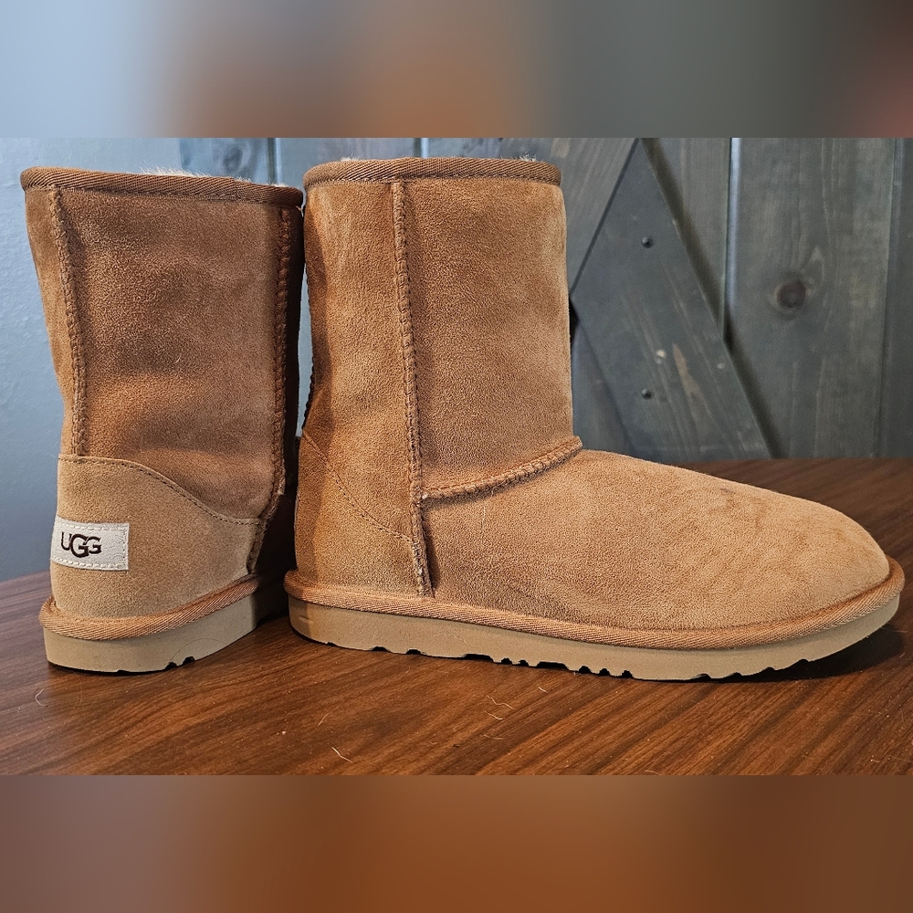 Never Worn Classic Tan Suede Boots